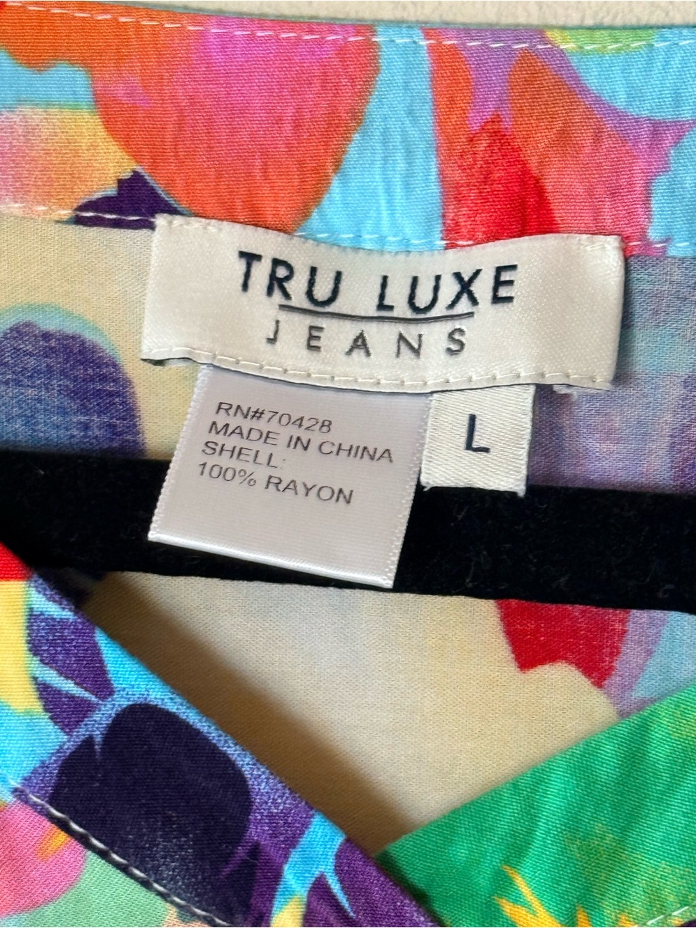 Tru Luxe Jeans -Multicolor Tie-Dye Floral V-Neck Women's Top hippie boho - Picture 3 of 3